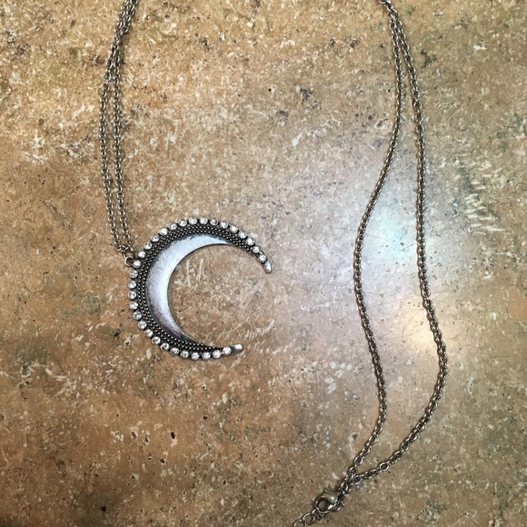 Jewelry - Crescent Moon Necklace